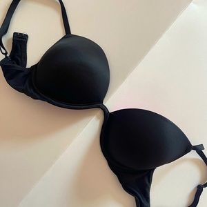 PINK bra. Great condition and never worn but no tags.